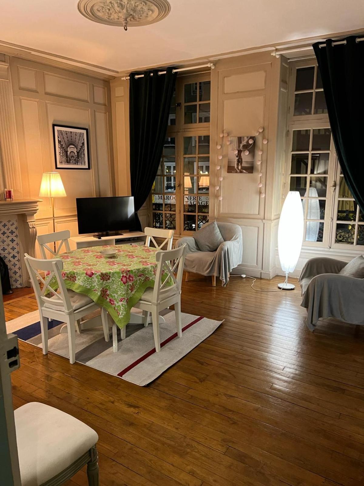 Eglantine Appartement Centre Historique De Dinan Exteriér fotografie